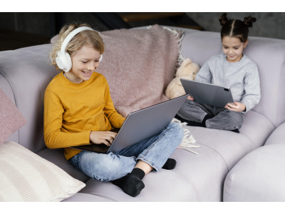 Gadgets och barns utveckling: vikten av balans mellan skärm och lek